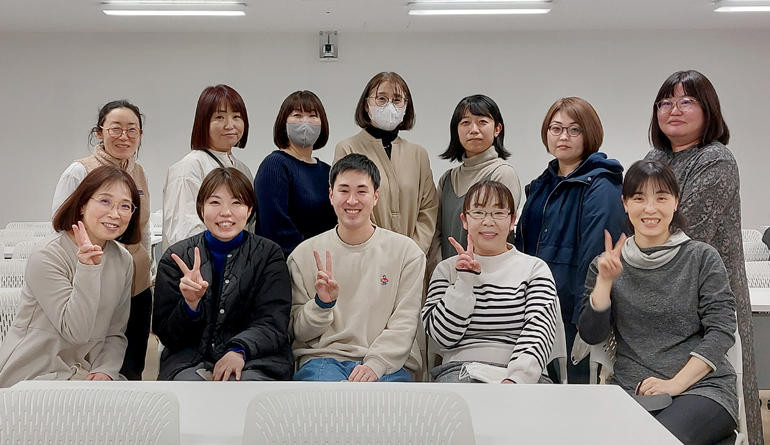 実習まとめの会参加者で記念写真